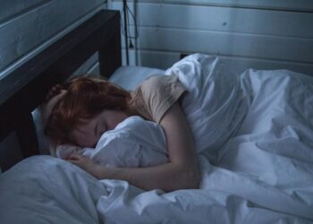 Dormir mal altera la estructura cerebral, especialmente en mujeres