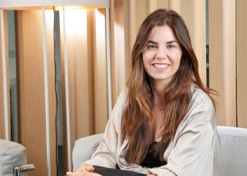 Anne Corcuera, Europe People, Talent & Culture Lead en LLYC Europa