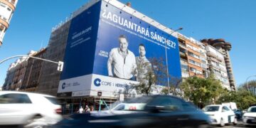 COPE manda un mensaje cifrado a Sánchez mientras intenta ganar audiencia