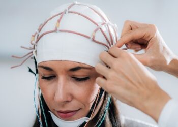 El Hospital Universitario La Luz pone en marcha un programa de estimulación cerebral para tratar depresión, dolor crónico e ictus