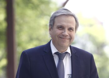 ‘El Mundo’ coloca al exvicepresidente de Iberdrola Carmona en la madeja de lobbies prochinos