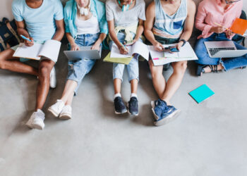 La FP bate récord de alumnos en España: La madurez digital de los centros será clave para satisfacer la demanda