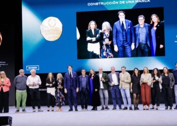 Los profesionales del sector premian a Cruzcampo por la ‘Construcción de una marca’