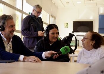 Carlos Alsina se adelanta a la SER y a COPE en el aniversario de la DANA