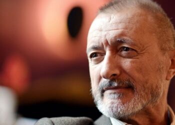 Arturo Pérez-Reverte atiza a Almudena Ariza: “Viejos rencores de la criatura”