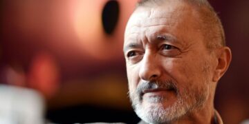 Arturo Pérez-Reverte atiza a Almudena Ariza: “Viejos rencores de la criatura”