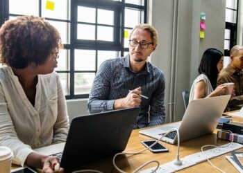 La importancia de un software ERP para las empresas: eficiencia, control y cumplimiento digital