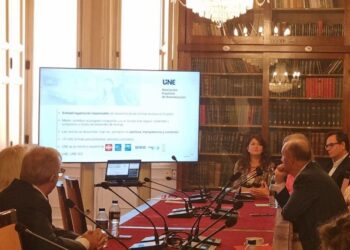 Expertos debaten sobre el lenguaje claro: “Tenemos derecho a entender lo que nos afecta”