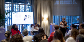 LA MENOPAUSIA EN EL CENTRO DE LA CONVERSACIÓN. HABLAR, COMPARTIR Y APRENDER TAMBIÉN ES UNA FORMA DE CUIDARSE