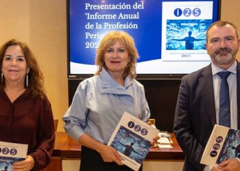 Los jóvenes ya no creen en los periodistas: otorgan más credibilidad a tertualianos expertos o a fuentes de redes sociales