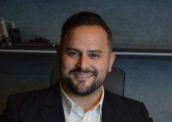 ¿Por qué marcas como Prada o Chanel hoy tienen símbolos que remiten a la naturaleza y la amistad?