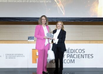 La Dra. Carmen Ayuso, directora científica del IIS-FJD, reconocida como “Personalidad destacada en el ámbito sanitario”