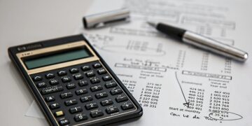 Finfluencers, criptomonedas y estafas: ¿quién debe tomar la palabra?