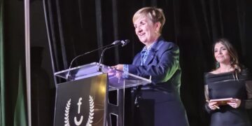 Marián Cano destaca la alianza del turismo y el ocio como motor de cohesión social, empleo y proyección de la Comunitat Valenciana