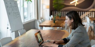 El teletrabajo global está atrayendo a nuevos estudiantes de español a ciudades medianas de España