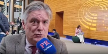 López-Istúriz critica la escasa educación en España sobre la UE e impulsa a los jóvenes a descubrirla