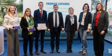 Cofares entrega los Premios ‘Tutor Destacado’ y ‘Erasmus Excelente’ de la Facultad de Farmacia de la Universidad de Salamanca