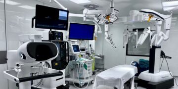La Fundación Jiménez Díaz, primer hospital de Madrid en contar con tres Da Vinci, al incorporar el último modelo de este robot quirúrgico