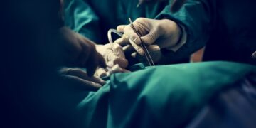 Olympia Quirónsalud realiza su primera prótesis de hombro con alta en el mismo día