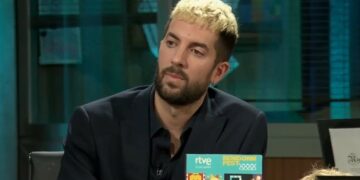 ‘La Revuelta’ se le pega en enero: mínimo de temporada y superada por ‘Aquí la tierra’