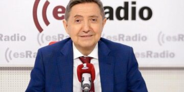 Jiménez Losantos critica a Abascal: “Sois los matones del matón”