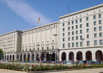 El Ministerio de Vivienda confirma la validez de la adjudicación a Hallon, avalada por la Abogacía del Estado