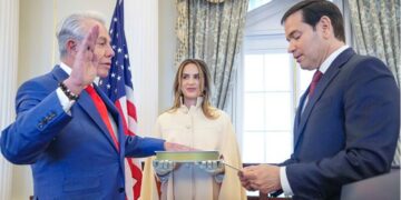 Benjamín León, Jr. jura como embajador de Estados Unidos en España