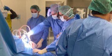 Una cirugía de prótesis de cadera que permite volver a casa el mismo día de la intervención