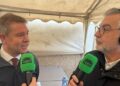 Carlos Alsina celebra el Día de la Radio devolviendo la conexión radiofónica un pueblo de la Mancha