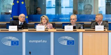 El Parlamento Europeo analiza cómo la IA afecta al consumo de información y su impacto en los medios  