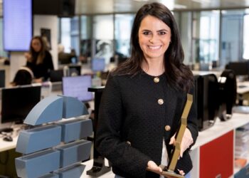 Ángela Martialay recibe el reconocimiento “Los 40 por la Libertad”