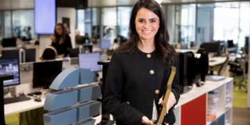 Ángela Martialay recibe el reconocimiento “Los 40 por la Libertad”