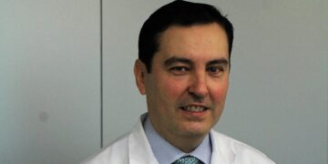 El Hospital Universitario Rey Juan Carlos incorpora a su cartera de servicios una técnica de cirugía tiroidea con acceso axilar, sin cicatriz visible en el cuello