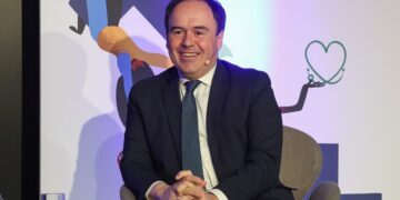 Pérez Llorca propone construir 120.000 viviendas en suelo municipal