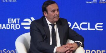 Eduardo Pastor hace un llamamiento por la seguridad jurídica ante la reforma farmacéutica europea