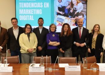 IAB Spain y CEOE Campus lanzan ‘Marketing r_evolution’