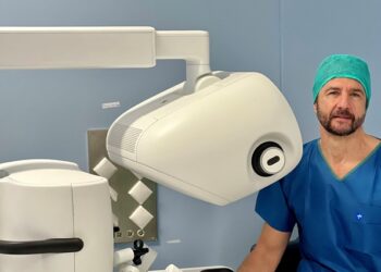 El Hospital Universitario Rey Juan Carlos realiza con éxito su primera cirugía a doble consola asistida por robot en un solo paciente