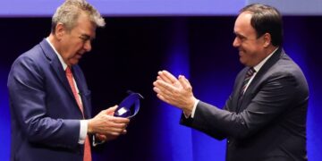 Pérez Llorca reivindica el periodismo “comprometido con la verdad” ante la presión del poder