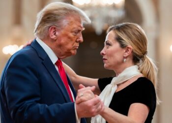 OLVÍDAME Y PEGA LA VUELTA