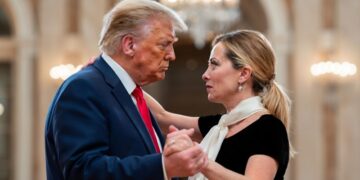 OLVÍDAME Y PEGA LA VUELTA