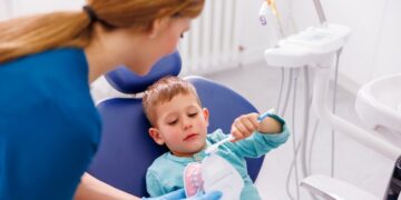 Chupete, bruxismo y recambio dental: consejos básicos para padres