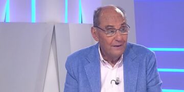 La deriva de Vox parte peras entre los tertulianos Ariza y Vidal Quadras