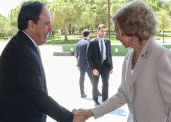 Pérez Llorca reafirma su compromiso con las políticas sociales y la lucha contra la pobreza