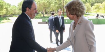 Pérez Llorca reafirma su compromiso con las políticas sociales y la lucha contra la pobreza