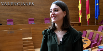 Una diputada de Compromís amenaza a Mazón en las Cortes