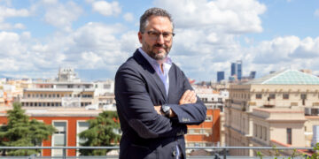 Elvis Santos (Ogilvy): “Crea tu propia reputación digital o dependerá de otros”