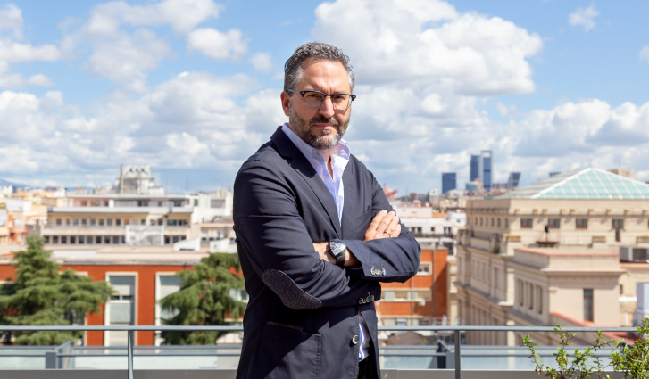 Elvis Santos (Ogilvy): “Crea tu propia reputación digital o dependerá de otros”