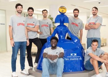 Los jugadores de la Selección Española Masculina de Baloncesto 3×3 pasan con éxito su reconocimiento médico en HM Hospitales