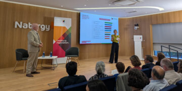 La IA impulsa un nuevo ciclo de transformación empresarial y redefine la gestión de la reputación