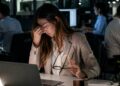 Más del 80% de los profesionales sufre agotamiento por pantallas